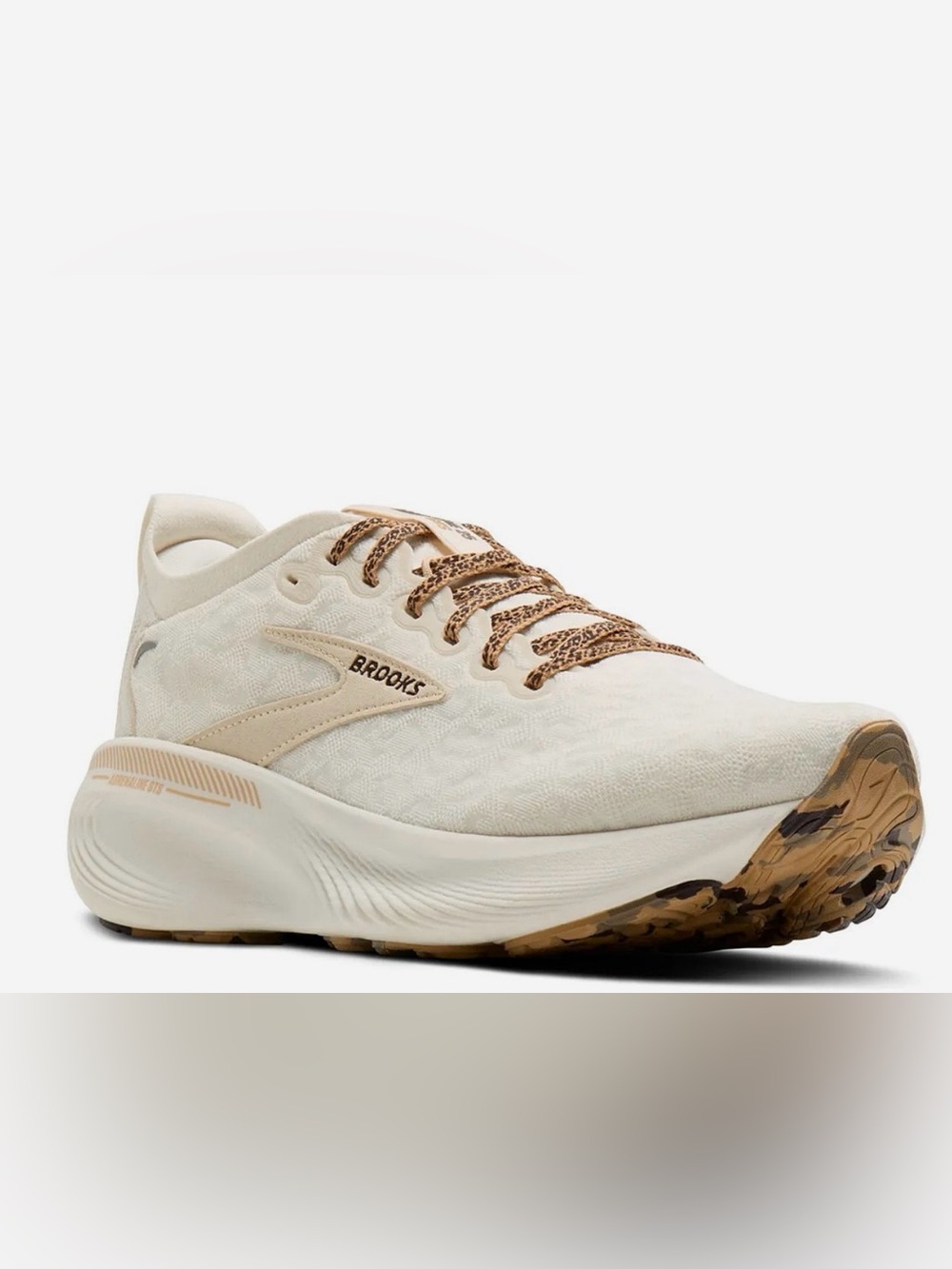 Brooks Women's Running Shoe - Cream with Brown Accents